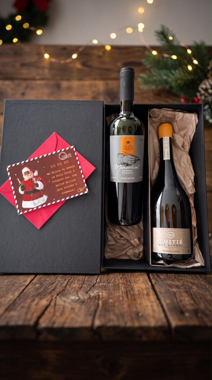 Kit Celebração Natal - Memorável Barbera + Amitié OAK Chardonnay + Cartão