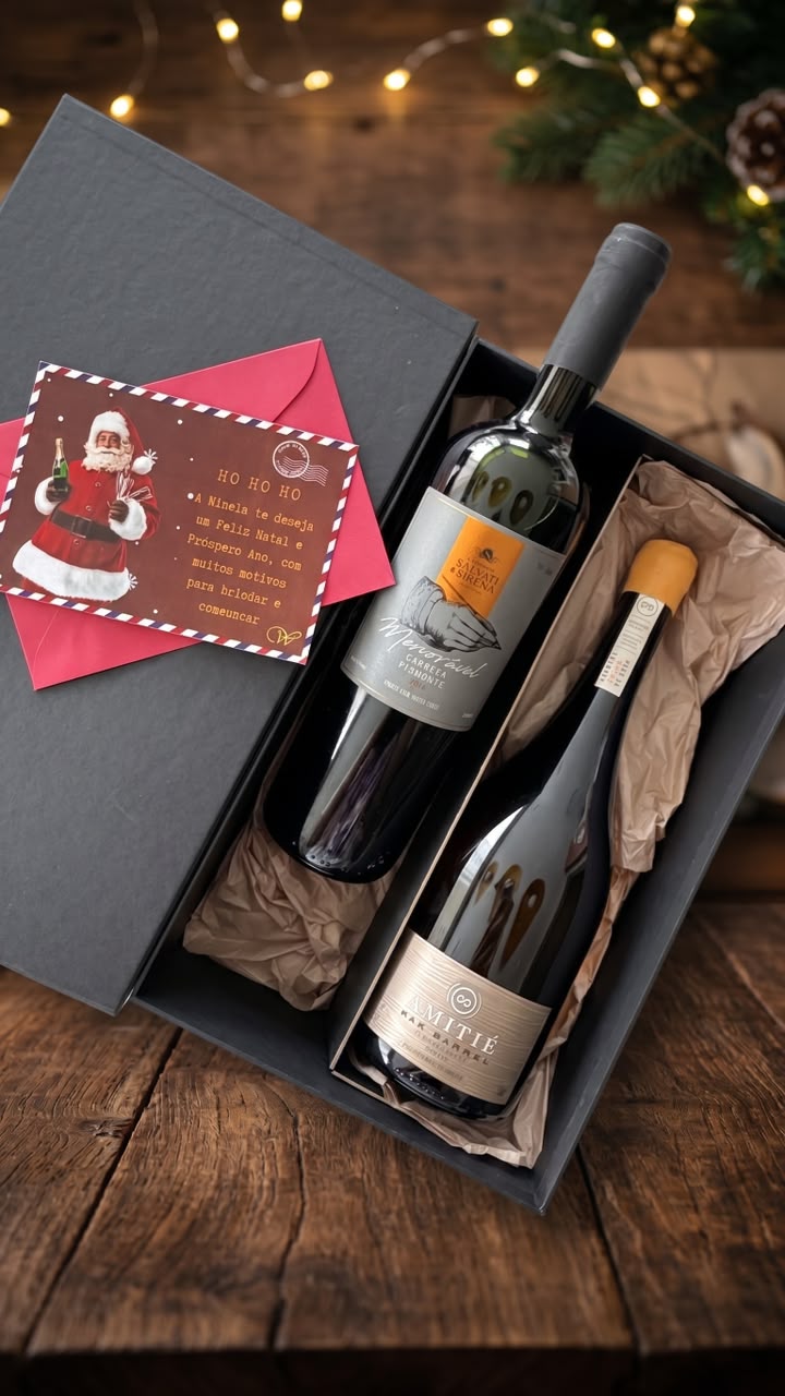 Kit Celebração Natal - Memorável Barbera + Amitié OAK Chardonnay + Cartão